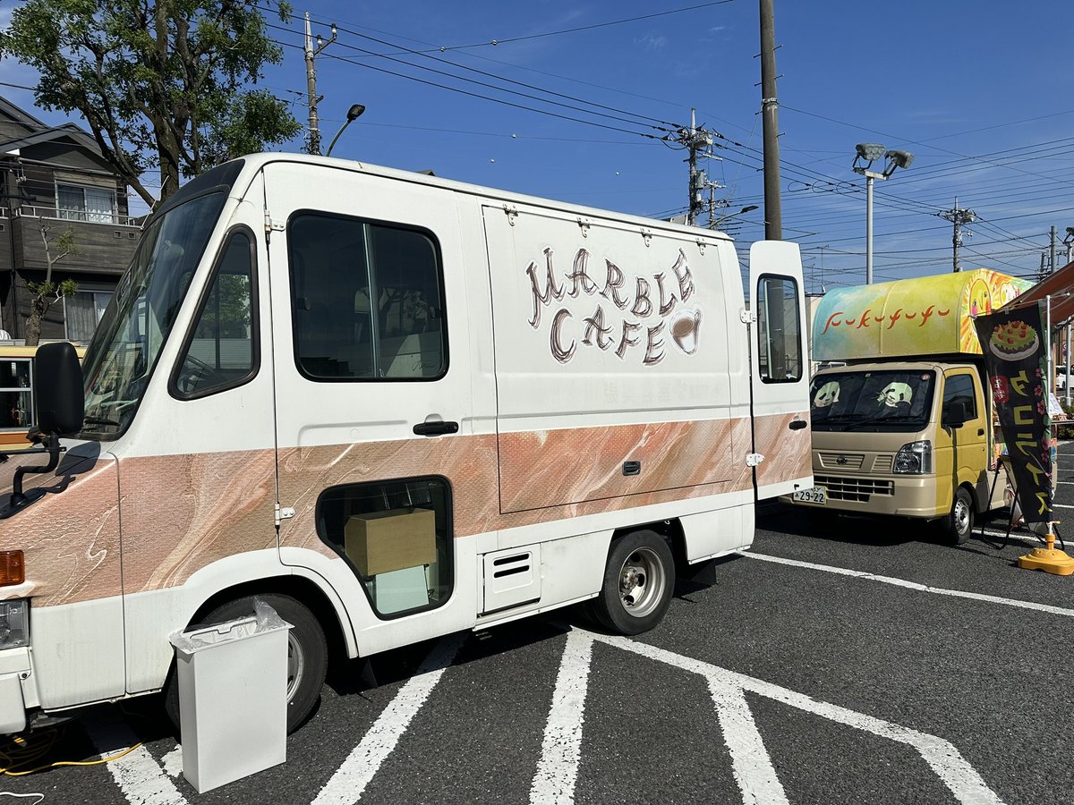 hideyuki_1224's tweet photo. 今日はこちらから🎵
#飲みながらART
#CAFEBUSWORKSHOP
#山内あいな
#山森冬美
#ヤマウチアミ
#marblecafe
#TSUTAYA
#町田木曽 https://t.co/x0dajNsaaT