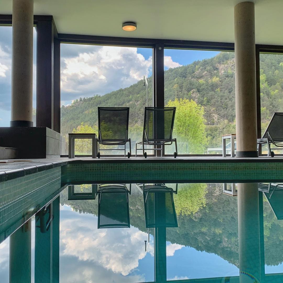 Vols gaudir d'un cap de setmana entre paisatges de somni? 🌿

Vine a l’<a href="/Hotelresguard/">Resguard dels Vents</a> i descobreix la tranquil·litat i el silenci dels prats que l'envolten i gaudeix de les millors vistes a la Vall de Ribes. 

👉 hotelresguard.com
#inpyrenees #wellbeingincostabrava