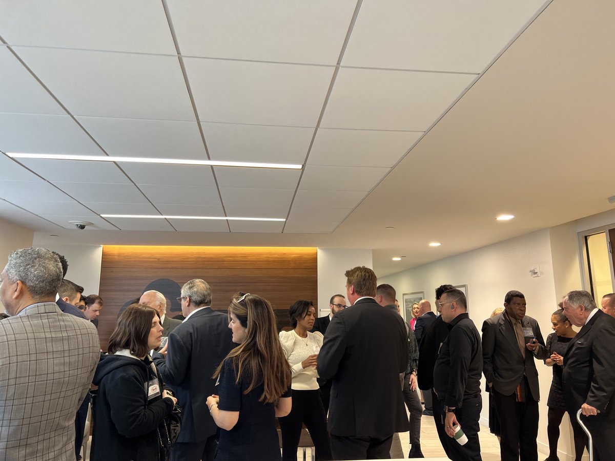 NYChamber's tweet photo. Thank you ⁦⁦⁦@keybank⁩ ⁦@KeyBankCtr⁩ ⁦@KeyBank_Help⁩ for hosting ⁦@NYChamber⁩ as we celebrate #smallbusinessmonth #networkingcoffee https://t.co/SvDFBfYqh5