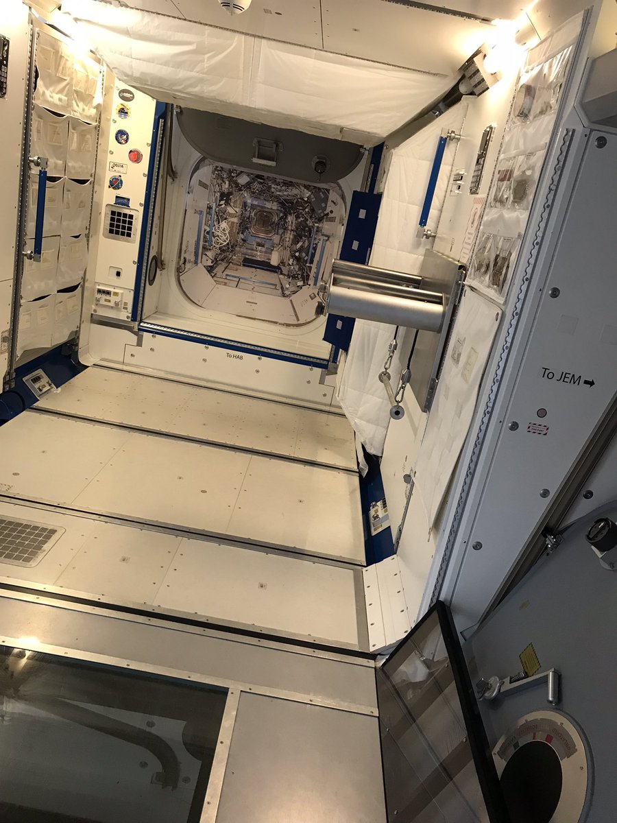 IsaGtz1's tweet photo. Premier mois d’entraînement des candidats astronautes européens dont la Française Sophie Adenot, à Cologne #esa #espace @BFMTV @Alexia_Ferre https://t.co/Jz69al1qh7