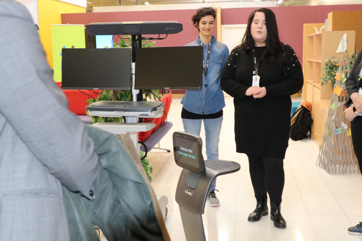 Sedu_fi's tweet photo. Hanna Lindberg from the UUTE SoTe project introduced our international guests today to welfare technology and presented how it can be utilized. #WelfareTechnology #innovations #VET https://t.co/3dP7EdCzSX