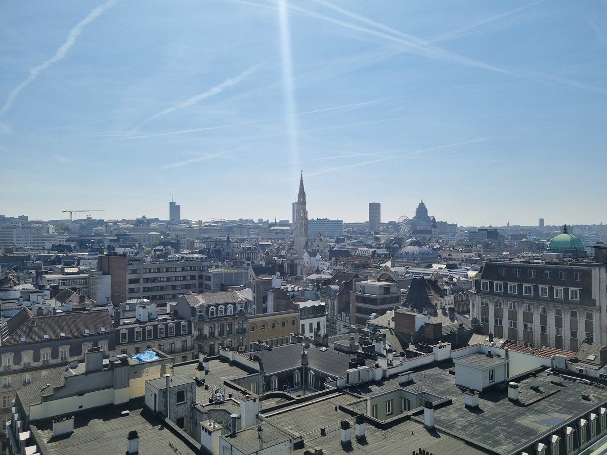 DimiSchuurman's tweet photo. Co-creating #urban #digitaltwin with @VilleBruxelles at the #Brucity building on #sustainable #energy options with @imec_int #DT #Sprint approach @imecVlaanderen #DigitalTransformation #smartcity #smartdata #innovationmanagement #innovationmethods #methodology #usercentricdesign https://t.co/Pt81X52eP7