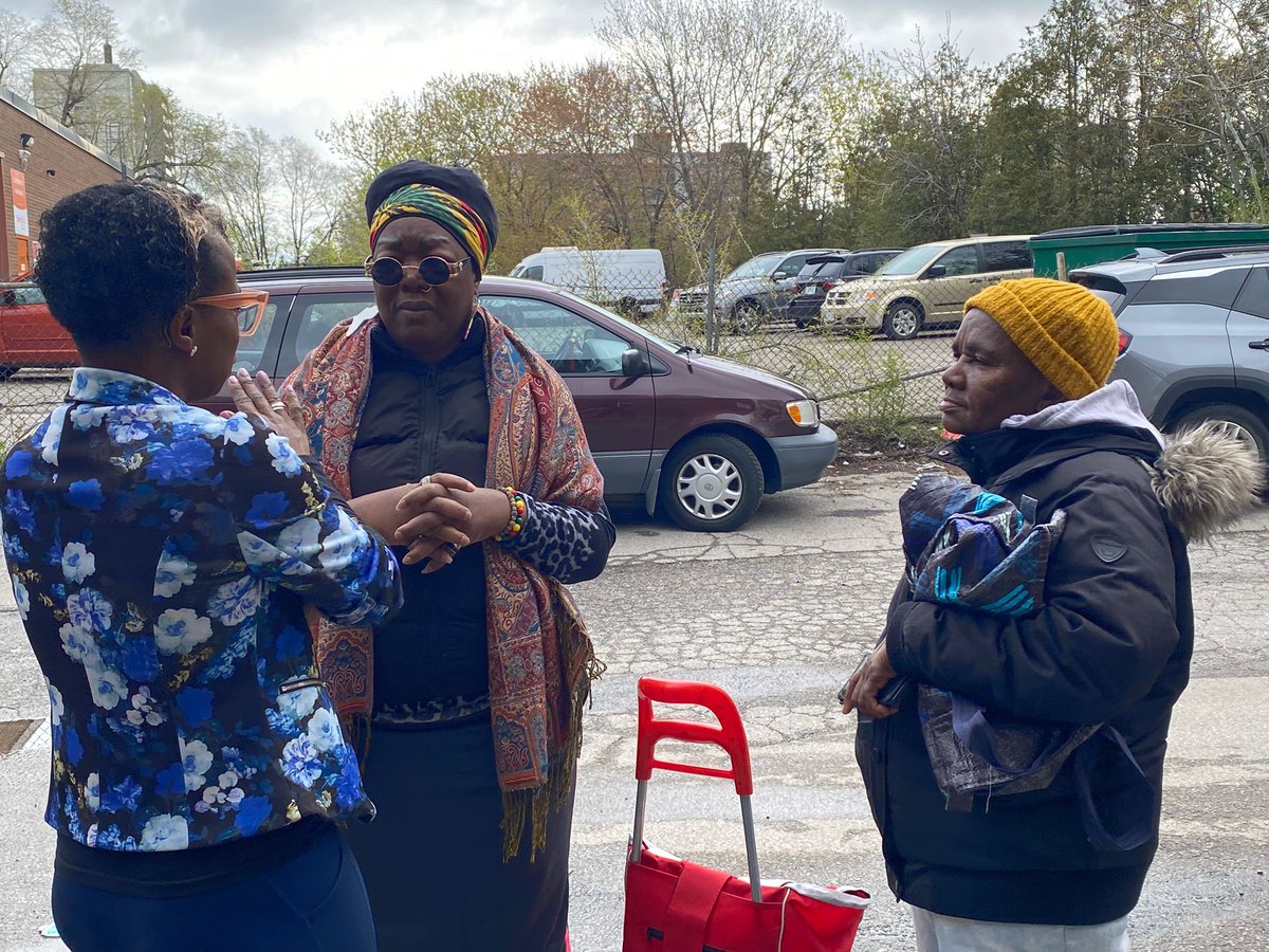 Supporting those who need us the most is our collective responsibility. I was honoured to work alongside <a href="/TiffanyFordTO/">Tiffany Ford, MBA 🇨🇦</a>, Interim ED of <a href="/PEACHToronto/">PEACH Organization</a> in bringing hope and promise to the residents of Jane &amp; Finch! However, as a city, we can and should do more... 1/🧵 #TOPoli
