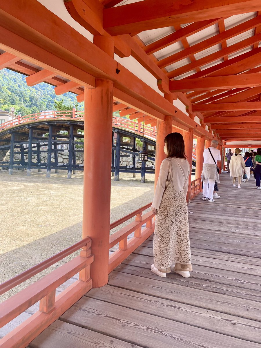 08natsumi1019's tweet photo. ただいま、宮島満喫中⛩♡

#宮島 #広島 #厳島神社 
#日常垢 
#日常垢と繋がりたい 
#gw #ゴールデンウィーク 
#amiur #淡色コーデ https://t.co/ZXB2zK1Bdk