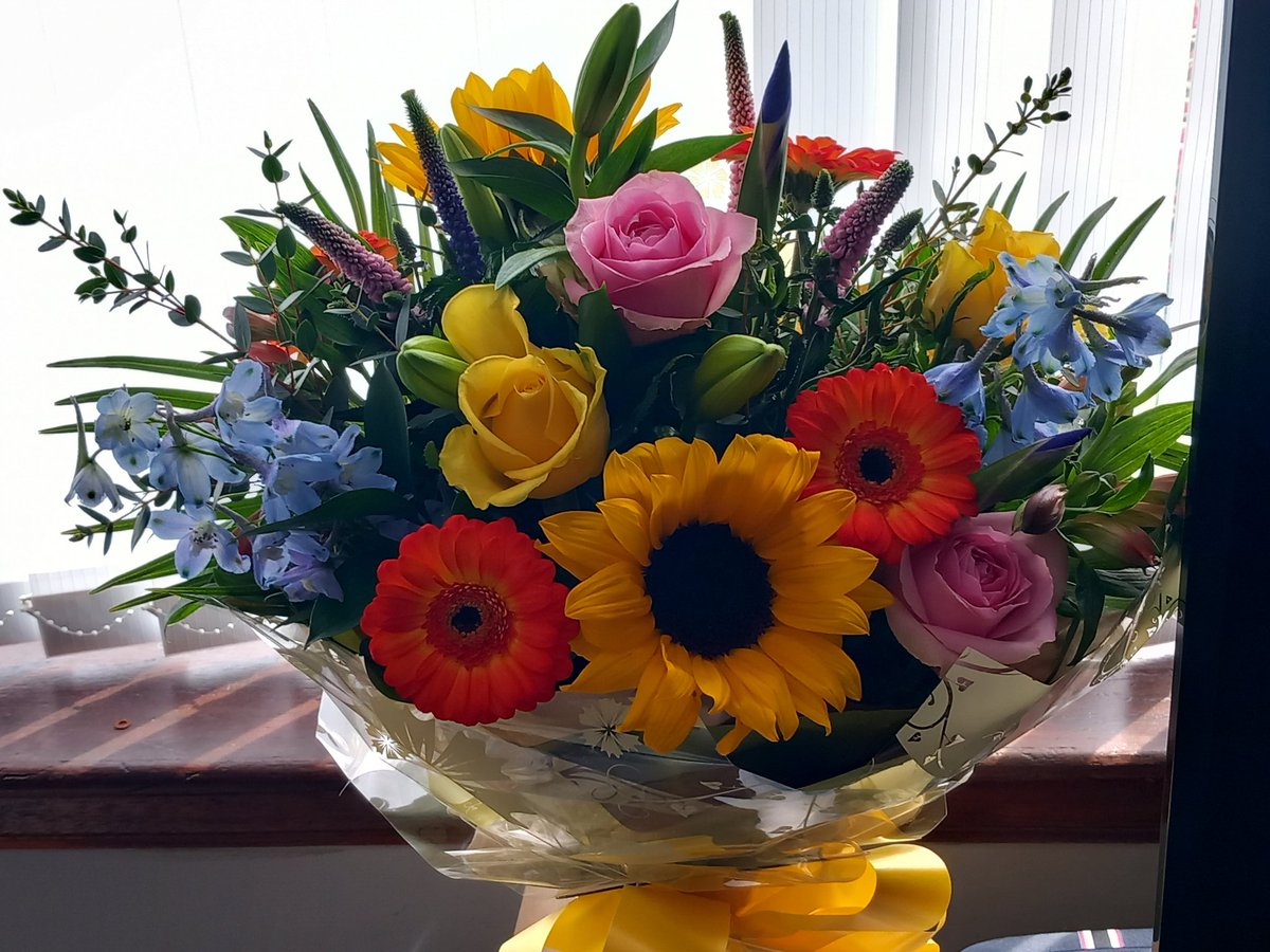 Beautiful birthday flowers! 💖