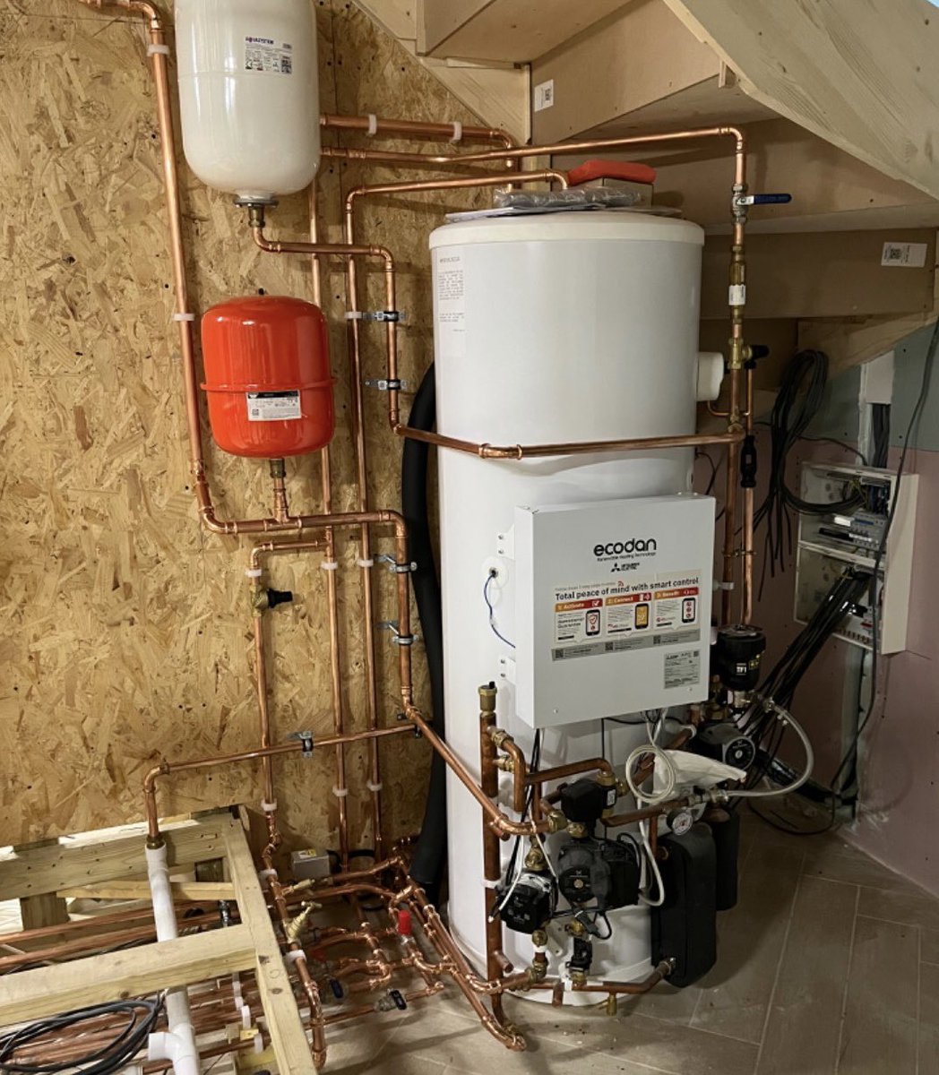 ohmenergyinfo's tweet image. ❌Myth: Heat pumps are noisy.

✅ Fact: With world-leading innovation in fan and compressor design, the ultra-quiet #Mitsubishi #Ecodan has a sound pressure level of 45dB at 1 metre - quieter than the average dishwasher (70dB).

*Photo credit to Rob. 
6kW Mitsubishi Ecodan