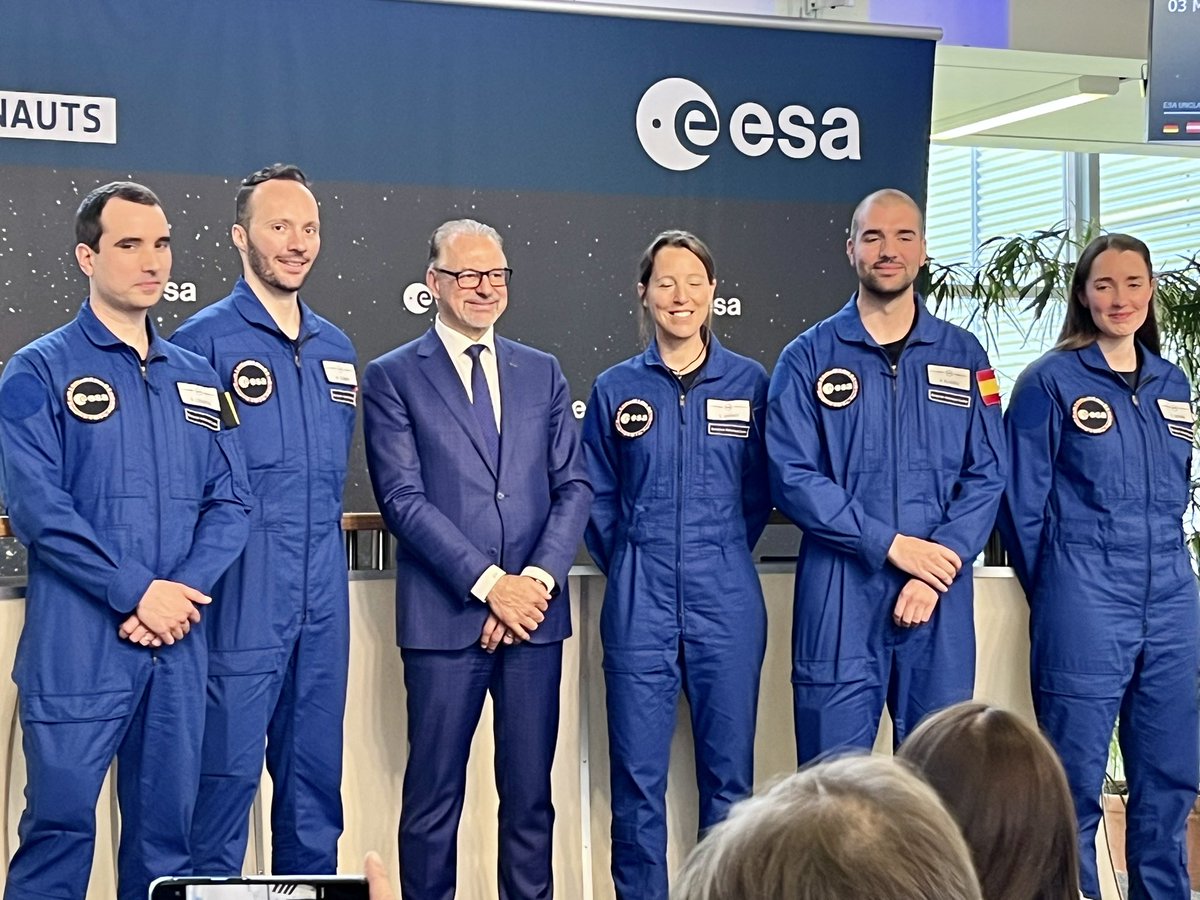BeigelLaura's tweet image. Für die neuen Astronautinnen und Astronauten der @esa hat das Training begonnen. #ISS #Space
