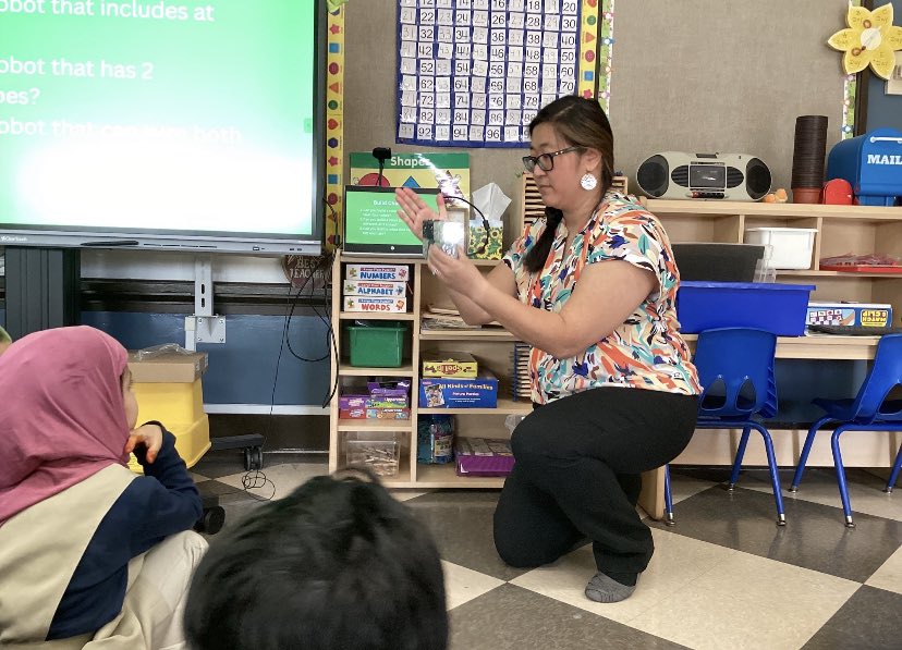 AJBloom2pnt0's tweet image. Checked out our very own ITC Andrea & her “Robot Rumpus” lesson at school 72 with K Ss as they explored @modrobotics & took part in a collaborative build challenge! #BPSProud #robotics #cubelets