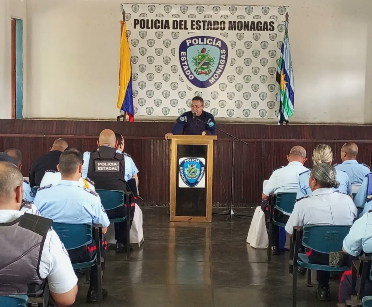 polimonagas2's tweet photo. #3May En el marco de la Gran Misión Cuadrantes de Paz que impulsan el Min @CeballosIchaso1 y el Gob @ErnestoLunaPsuv este miércoles el Sec @SecPSCMonagas1 Cnel. Eduardo Almérida Padrón presidió reunión de trabajo en PoliMonagas.
@Visipol_MIJP https://t.co/k4OVQYeLh6