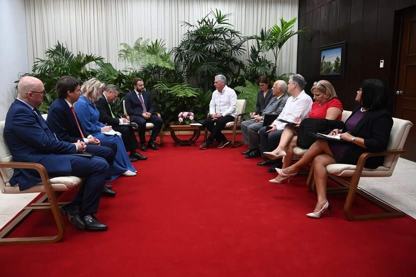 El presidente de #Cuba 🇨🇺, Miguel Díaz-Canel Bermúdez,  sostuvo un encuentro con Maksim S. Oreshkin, asesor del Presidente de la Federación de #Rusia 🇷🇺

Se ratificó la voluntad de ambas naciones de llevar las relaciones económicas al alto nivel de los nexos políticos.