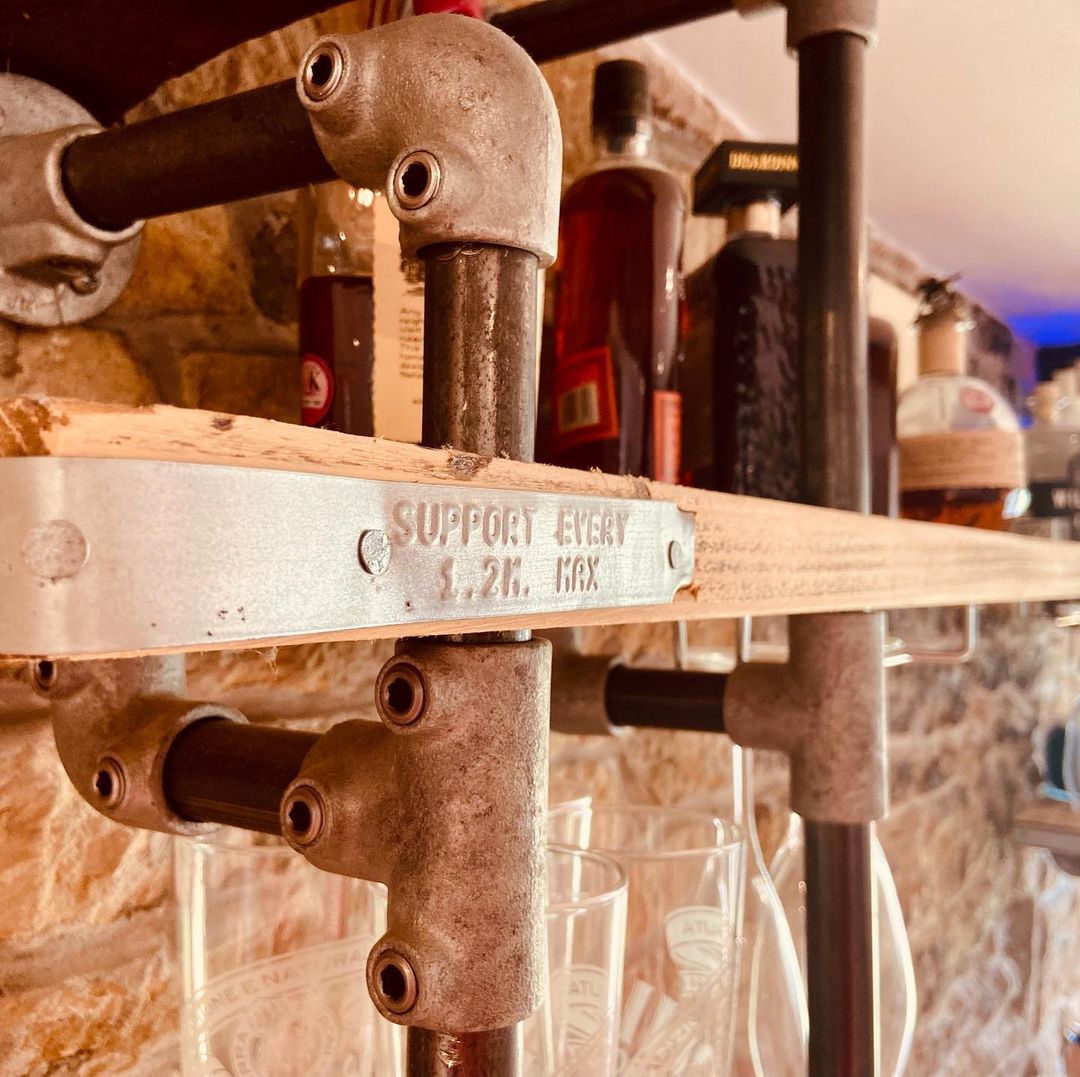 Did you know? 💭

All of the fixtures and fittings for any furniture piece I make can be entirely bespoke, to suit your requirements. 👌

Find out more and to get in touch: manwhomakes.co.uk/pages/hardware

#BespokeFurniture #CustomFurniture #CustomAccessories #FurnitureMaker #DIY