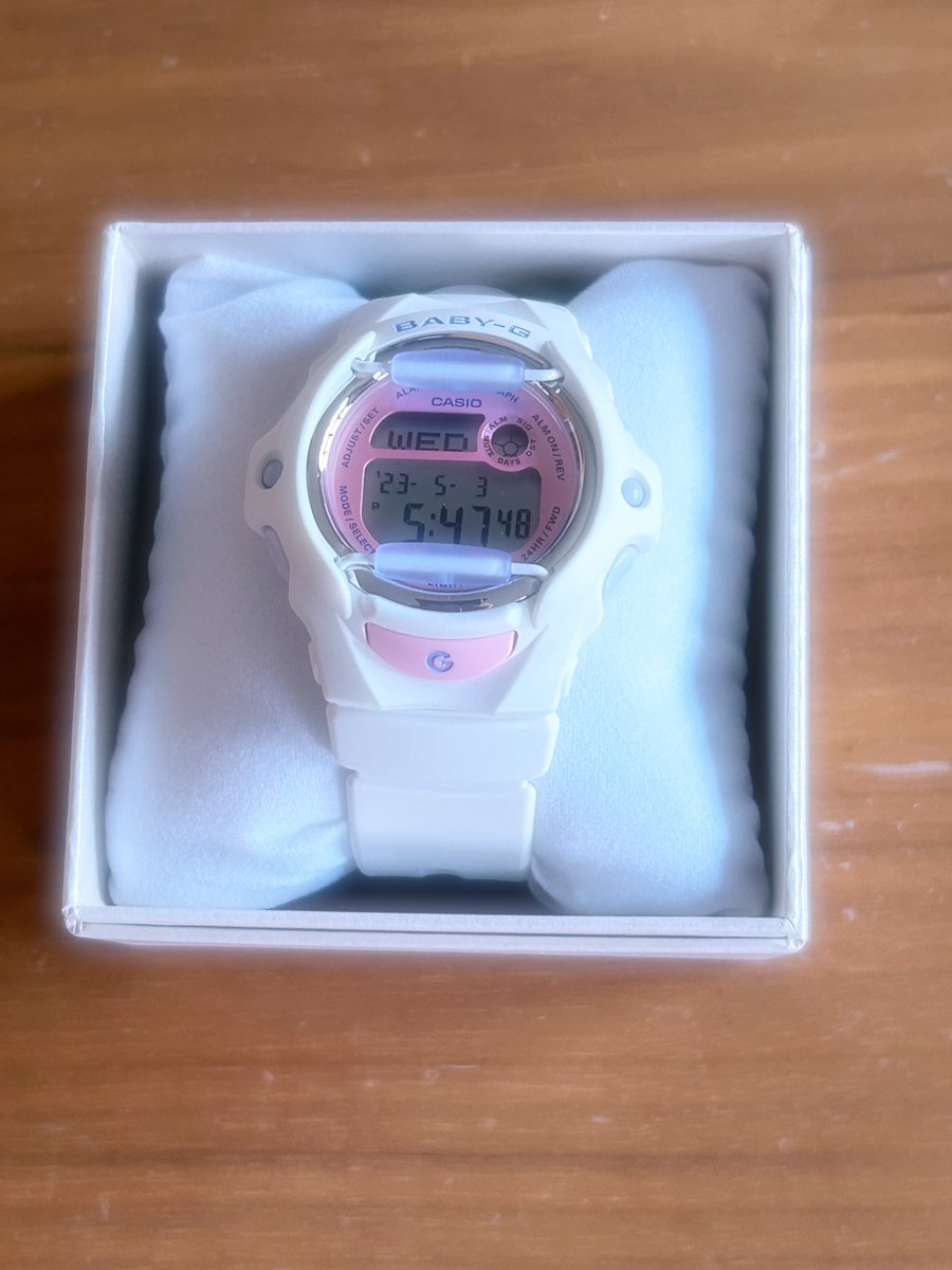 保育士試験の時に時計なくて死んだので買いました。

ちなみに持ち時計→Apple Watch たまごっちスマート×2 バイタルブレスＢＥ　イレブンバンド