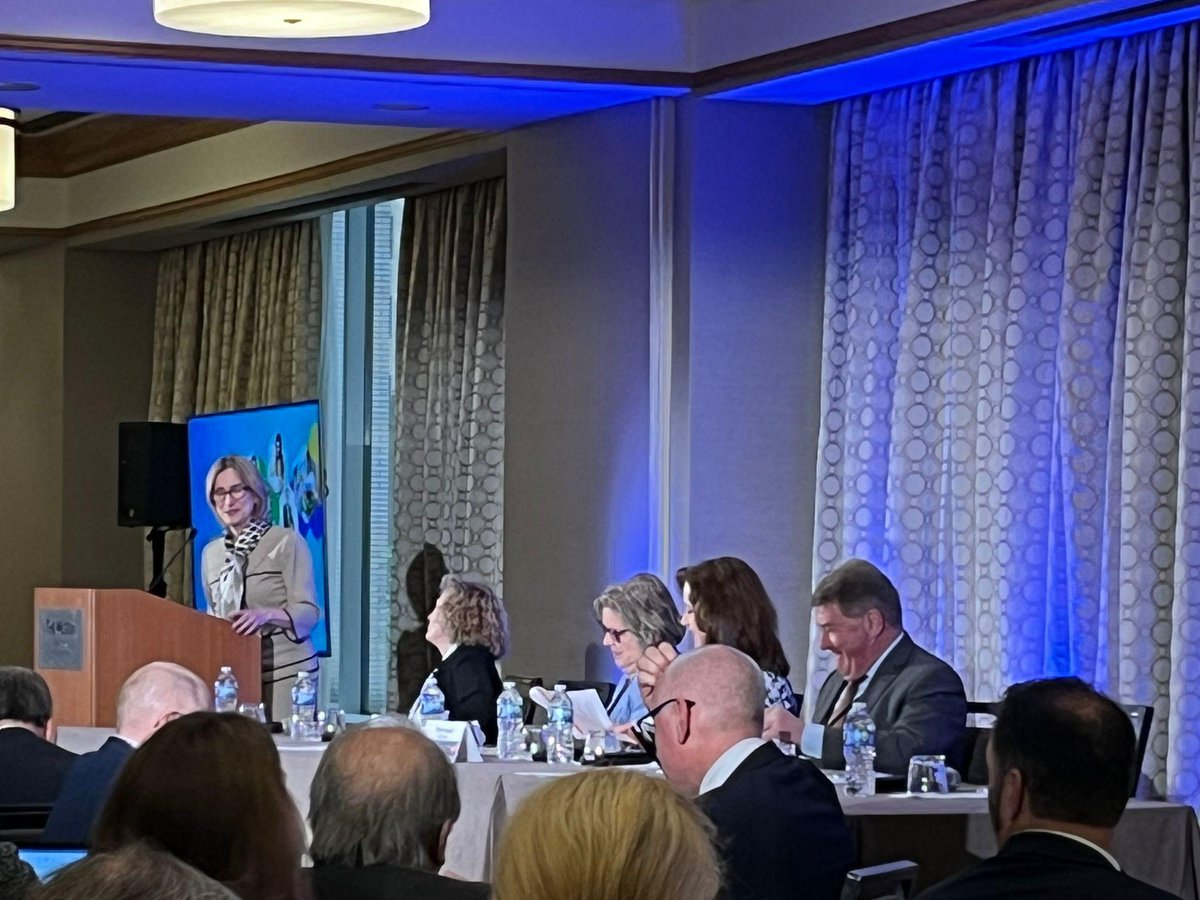esclerosiseme's tweet photo. 📝 Aprendiendo estrategias de #investigación y participación del paciente en el foro #PathwaystoCures, donde estamos participando junto a otras organizaciones de #EsclerosisMúltiple de todo el mundo. 

🧡 Un placer formar parte de este encuentro tan enriquecedor #MSTPC23 https://t.co/md9KtpNeEO