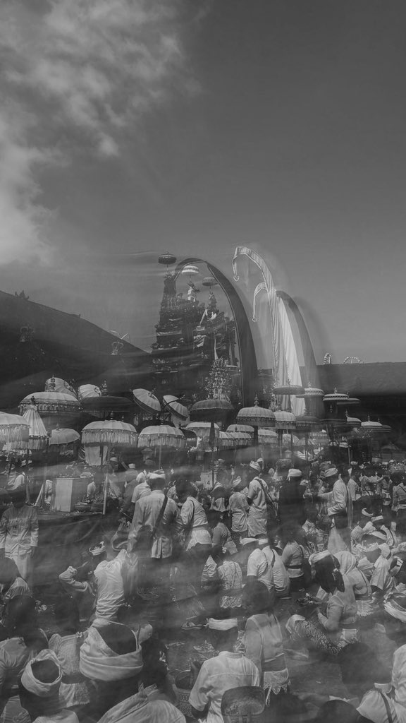 Goes_Galang's tweet photo. slave
#bali #traditidion #besakih #ibtk #karangasem #low #exposure #lowexposure #blackwhite #bw #shadow #pov #vsco #photography #photooftheday #camera https://t.co/6oAho0rqZW