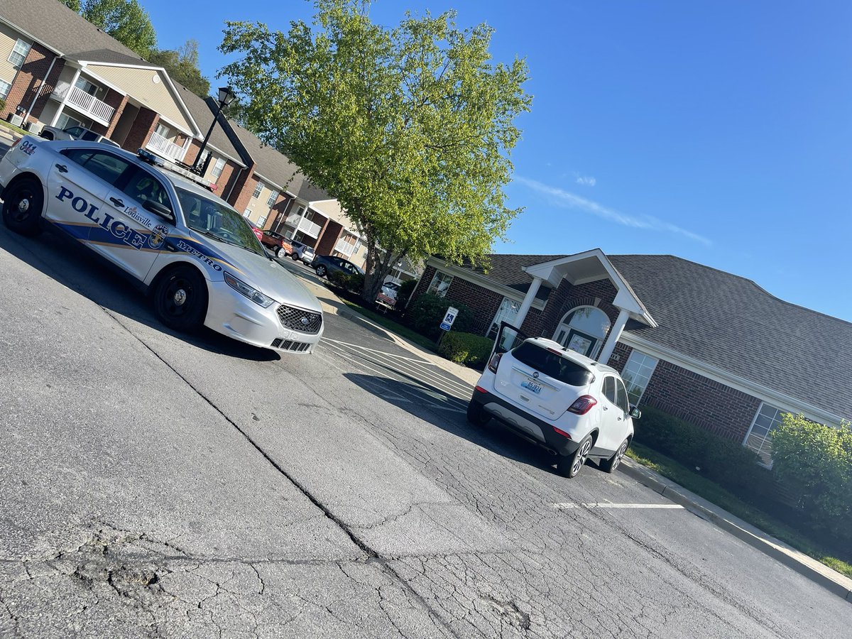 jfoyah's tweet photo. @PMRCompanies your employees at Austin Park Apartments in Fairdale, KY. are rude, racist and assaulting tenants. What kind of company are you? Videos to follow https://t.co/deSqc3MaQw
