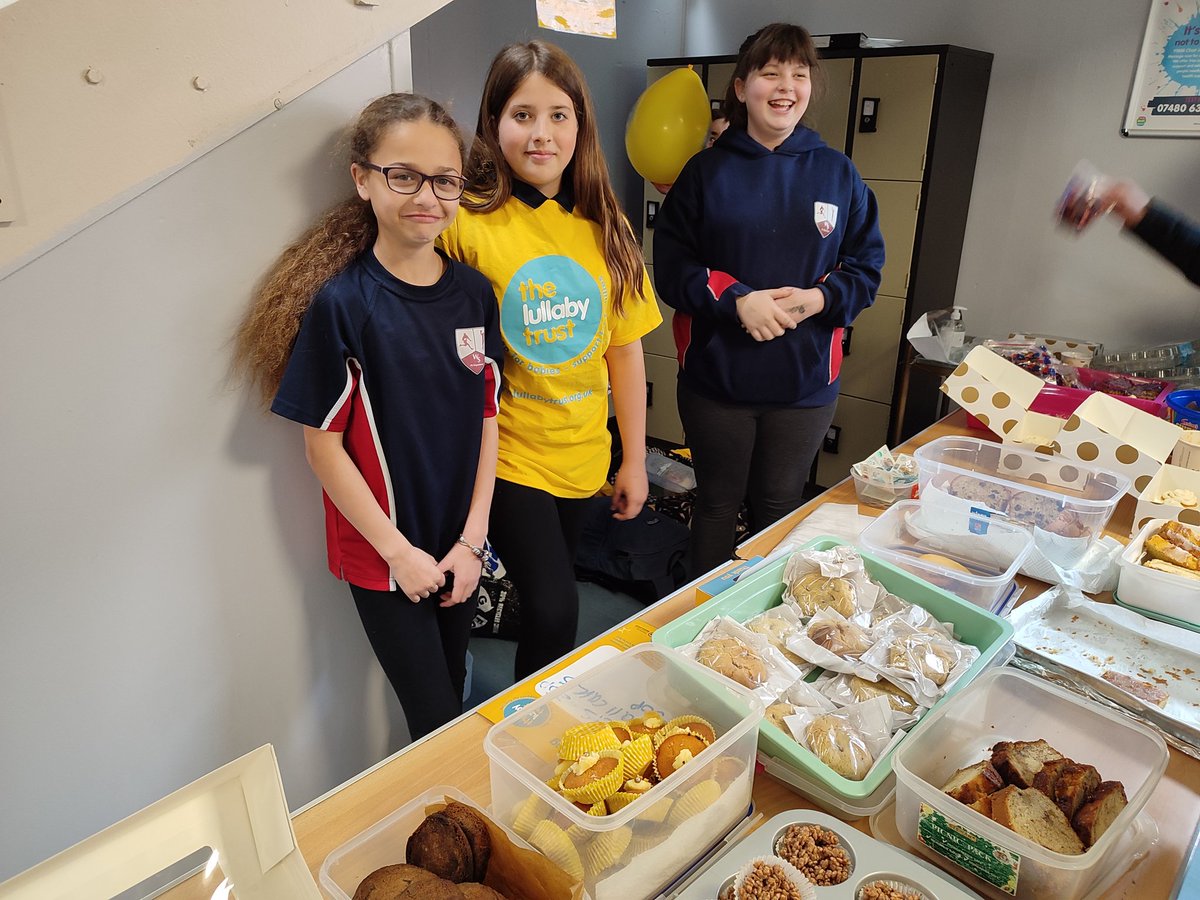 7W did a fantastic job organising  a bake sale today for the <a href="/LullabyTrust/">The Lullaby Trust</a>. Thank you to everyone in 7W who baked and helped out on the day as well as everyone <a href="/WyedeanSchool/">Wyedean School & Sixth form centre</a> for your kind donations. Hope you enjoyed them!🧁👶