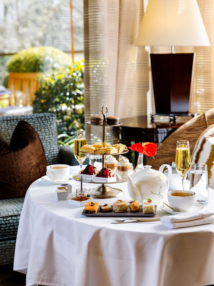 Make this Mother's Day memorable by honoring the mom in your life with an Umstead experience she won't soon forget. Our Afternoon Tea service provides an elegant way for her to spend an afternoon of quality time with the ones she loves among our inviting interiors. ☕️