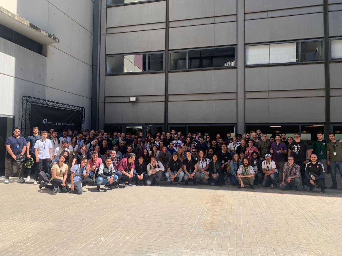 42BarcelonaFTef's tweet image. 🚀 Una fita més a @42BarcelonaFTef!
Més de 130 estudiants que se sumen a la comunitat per continuar aprenent a través del peer to peer després d’haver superat els seus 26 dies de piscina.
Us desitgem molt èxit en aquesta nova etapa! 
#WeLoveCode #Barcelona