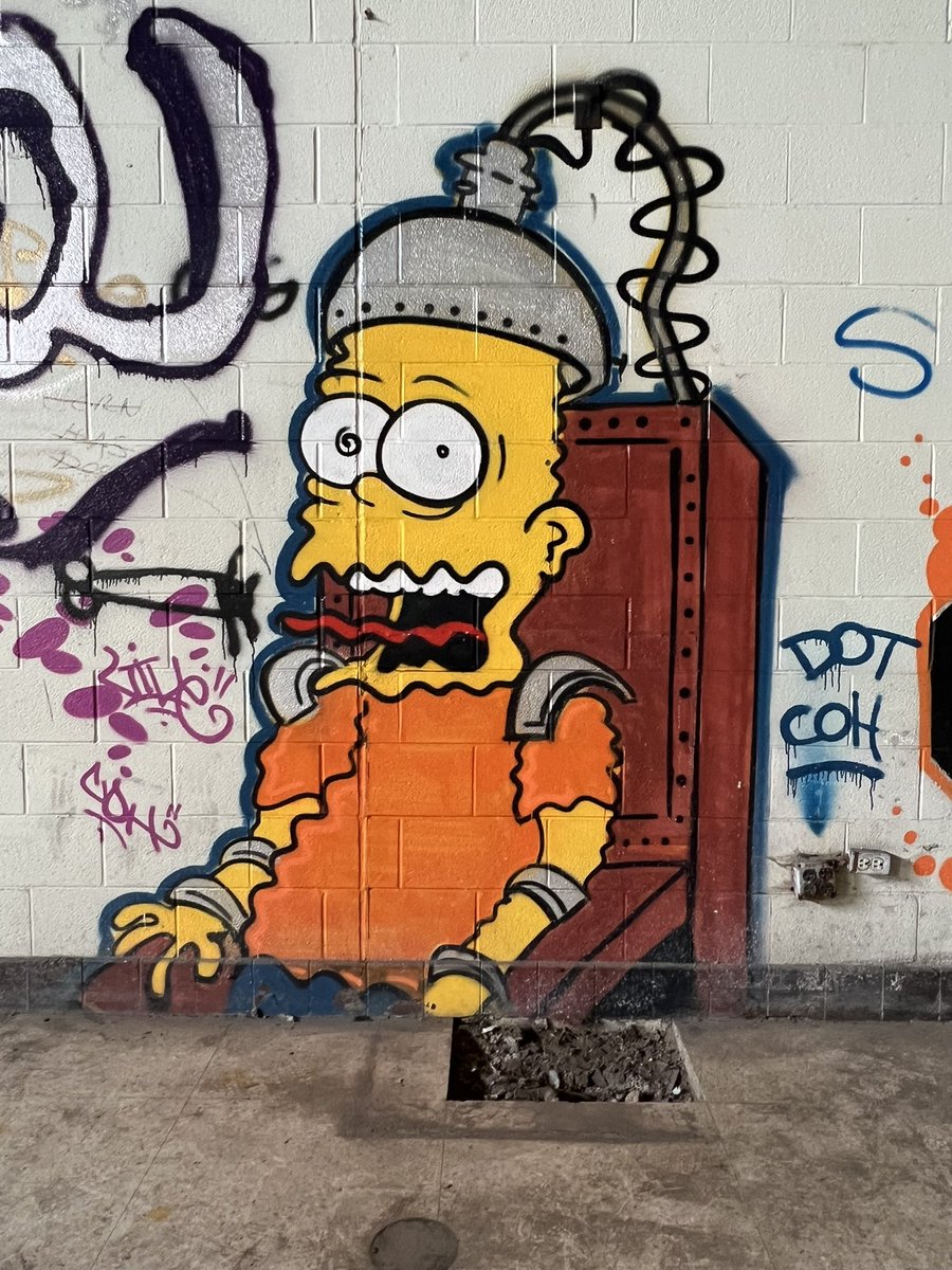 FortomGallery's tweet photo. #muralart https://t.co/fvOK3fqenc