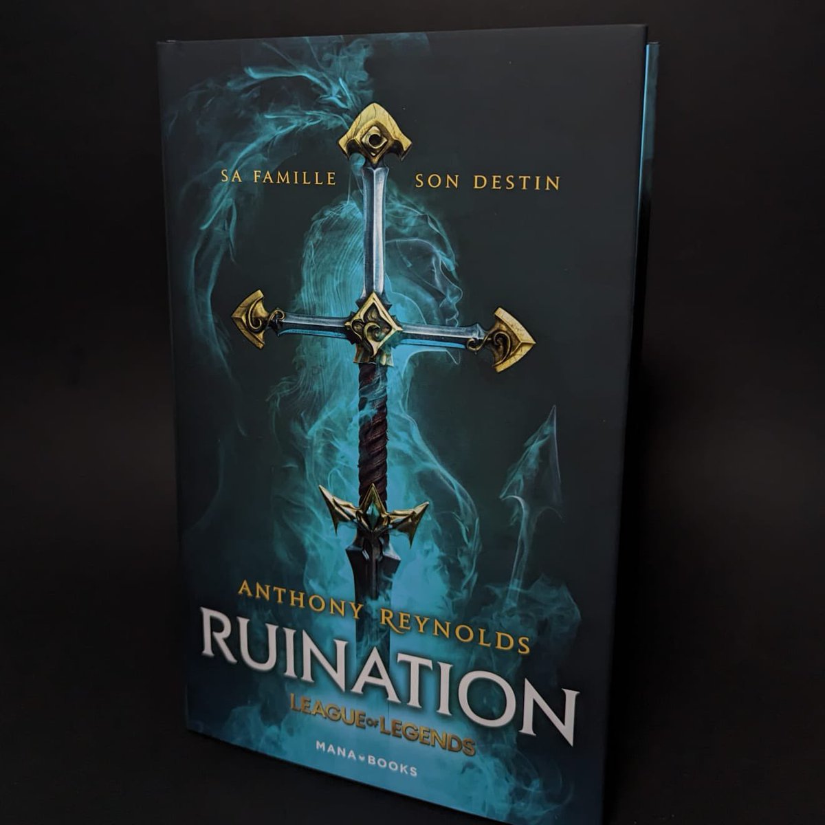 gameone's tweet photo. RT + Follow pour tenter de remporter le livre Ruination League of Legends 🎁

Tirage au sort du #concours le 10/05
#TEAMG1 https://t.co/M9FUPJVGJM