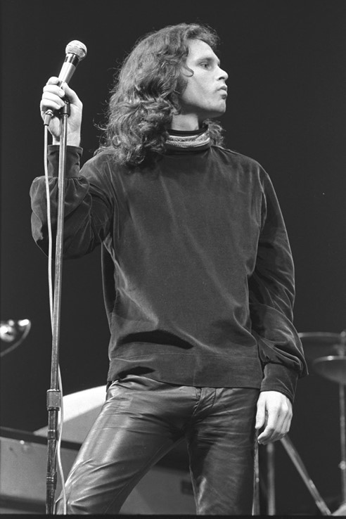 “I just feel good when I listen to Jim Morrison. I feel good when I go back and read some of the Beat poets." -Lana Del Rey

Read more on how Lana has been influenced by Jim Morrison: found.ee/JMLana

Photo by David Sygall.

#JimMorrison #LanaDelRey #ExpressYourself #Poet