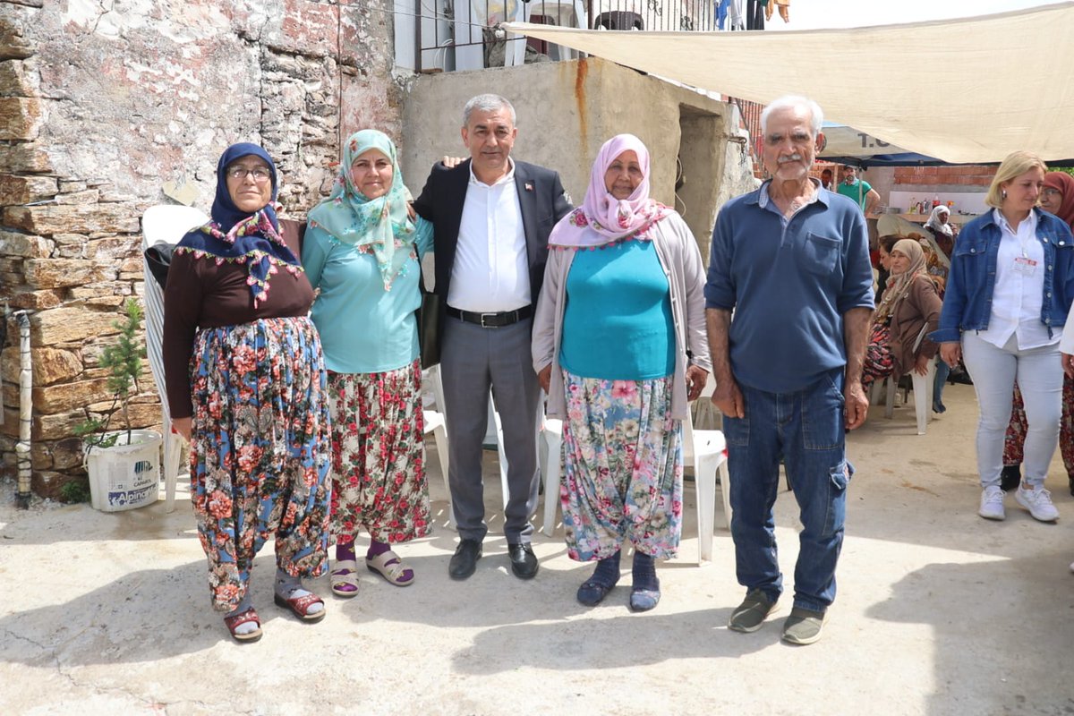 nedimkaplan09's tweet photo. #Kasaplar Mahallemizden Hürriyet Kale'nin oğlu Gökhan kardeşimizin düğün cemiyetine katılım sağladık.
Allah mübarek eylesin. https://t.co/N8RyMdY9q1