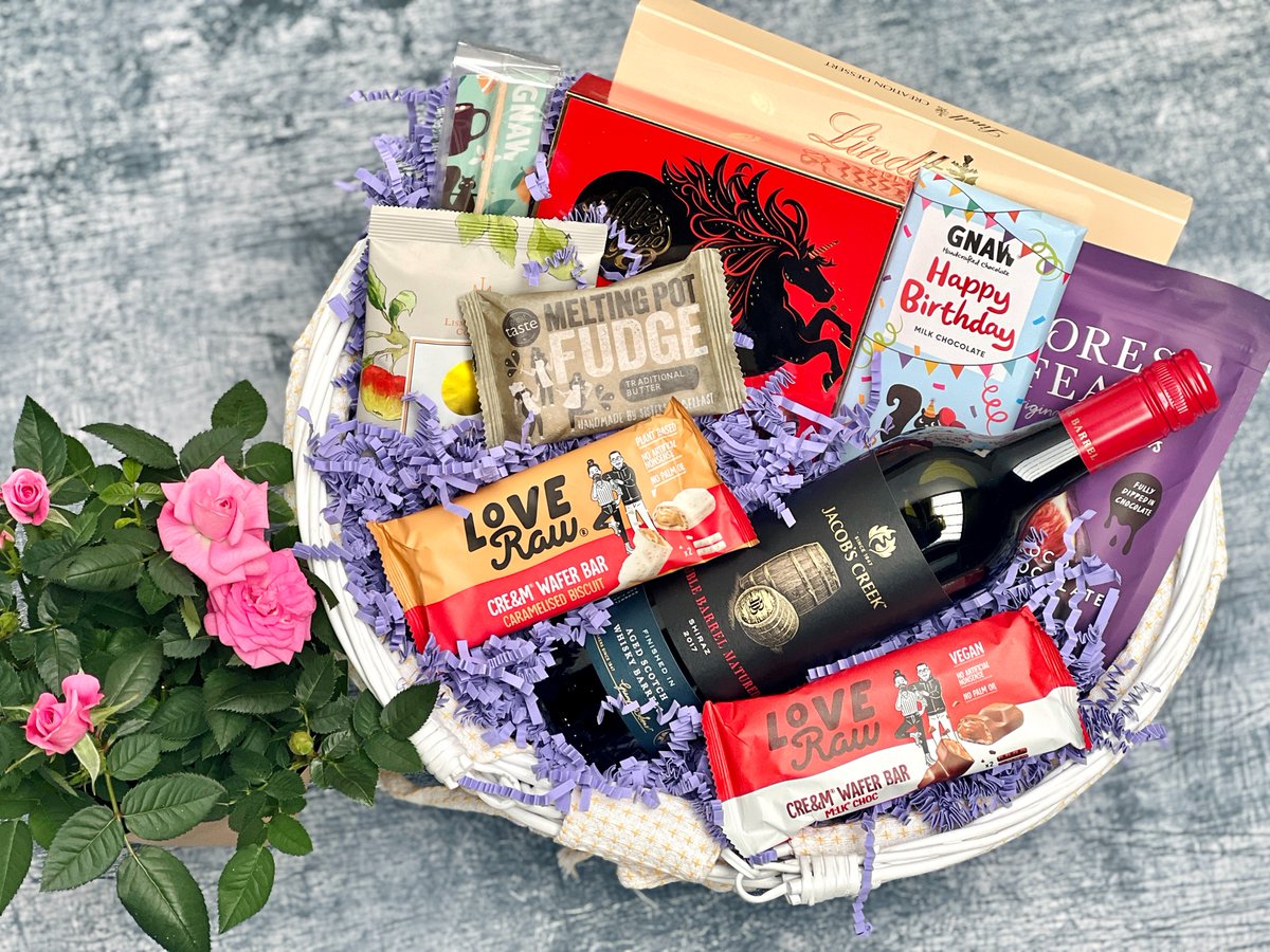 Today's Gift Basket Of The Day is "Red Flowers at Night" 🥀

ow.ly/biBH50O1lbI

Follow &amp; RT to enter #prize draw to #win a Gift Basket. More info via our blog. 

#dailydispatch #gifts #competition #giftbasketsrule #congratulationsgifts #congrats