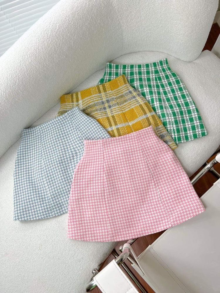 Ohlala's tweet photo. Obsessed with these skirts https://t.co/KNGwnup9wR