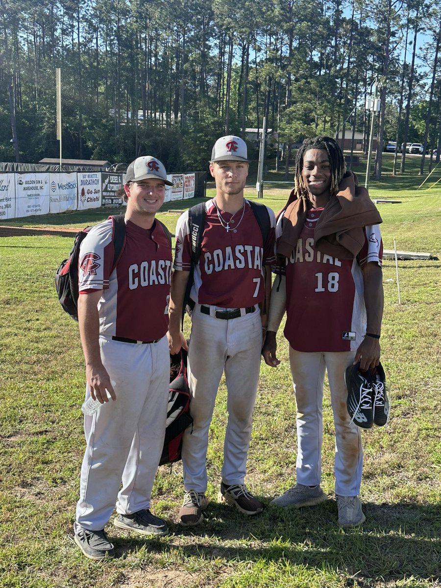 ToddCorley5's tweet photo. North over South!  DH sweep!  1,2,3 punch!💥 Cain #18 complete 7 ip shut out, Corley #27 6.1 ip, Zahn #7 .2 ip.  @LukeCorley21 @olymphiane https://t.co/BJhPS9787c