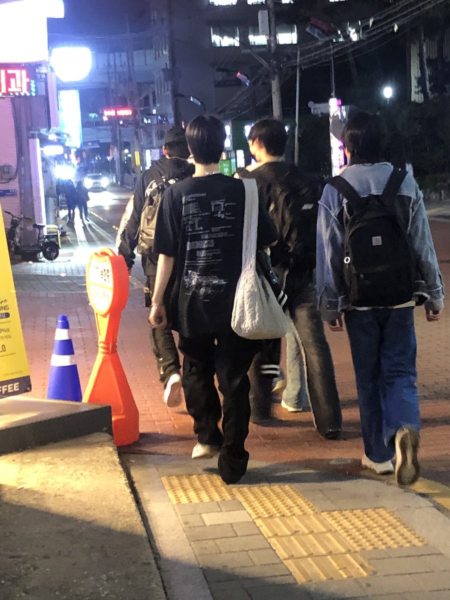 in2tak's tweet photo. full support for fncz 🤩 https://t.co/xA38ZecDgD