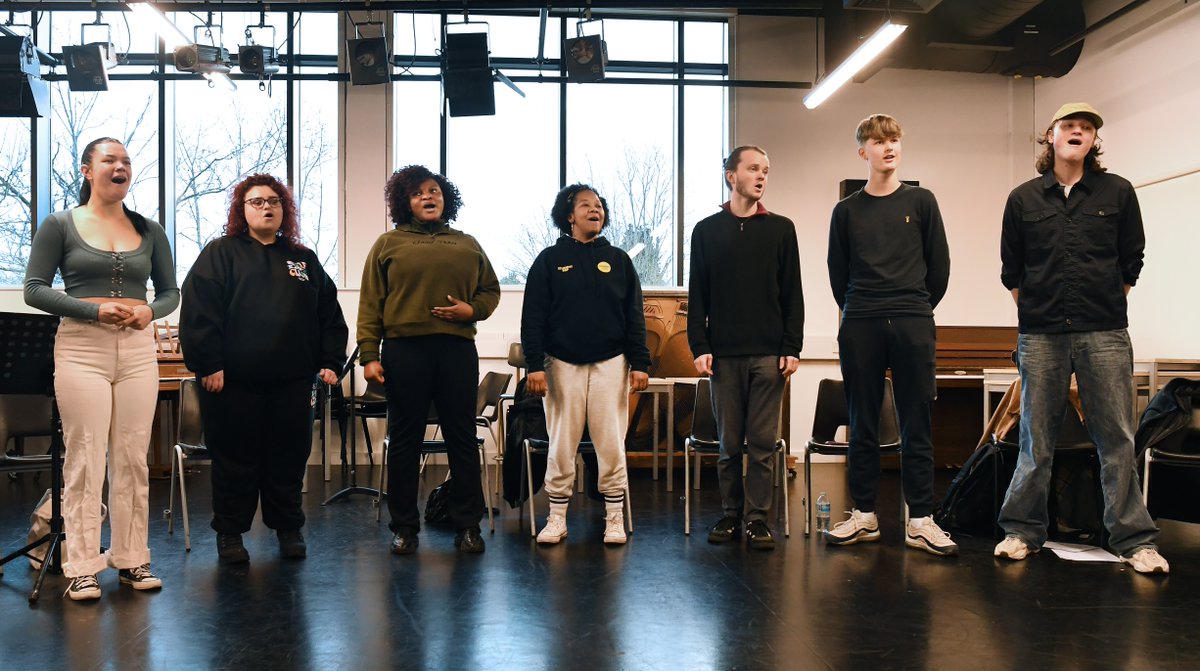 Brunel_Arts's tweet photo. TONIGHT is our first 5pm Singing for Fun class of the term! We can't wait to have you!
If anyone else is interested in joining Singing for Fun, you are welcome to come along 😁🎵
Book your free taster session here:
https://t.co/OrDarxI7wY
#singingforfun #singinggroup #fun https://t.co/OhFwRODcfn