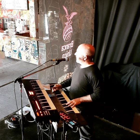 ¡Música andante, lírica constante!