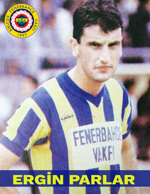 Takım arkadaşım,ev arkadaşım,sırdaşım,Ergin Parlar abimi kaybetmenin üzüntüsü içerisindeyim.Ani bir kalp krizi neticesinde kaybettiğimiz abime Allah'tan rahmet,yakınlarına baş sağlığı dilerim.Çok üzgünüm çok.
Mekanın cennet olsun.😞😢😢