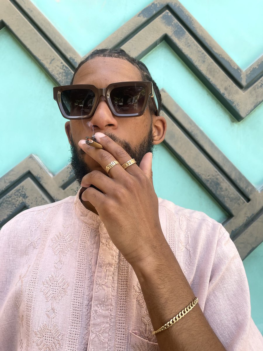 SageFM_'s tweet image. Meant To Be (Freestyle) out everywhere 

songwhip.com/sagefm/meant-t…

New music later this month. 

#SCRAPE #IDJHSWA