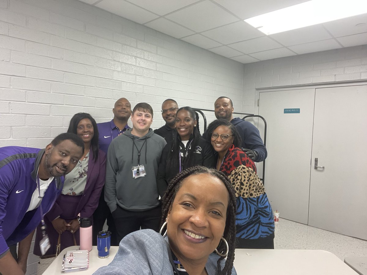 rvhs's tweet photo. Salute, Coach Judy and girls soccer on win last night and working hard this morning @RVCoachButler @TgibsonGibson @RichlandTwo @RVBlazersTFXC @RidgeViewSports @RidgeView_StuCo @SoftballRV @RV_cheerleading @RidgeViewF_Ball @rv_girlssoccer @RidgeViewHoops https://t.co/nE3e3Imbl9