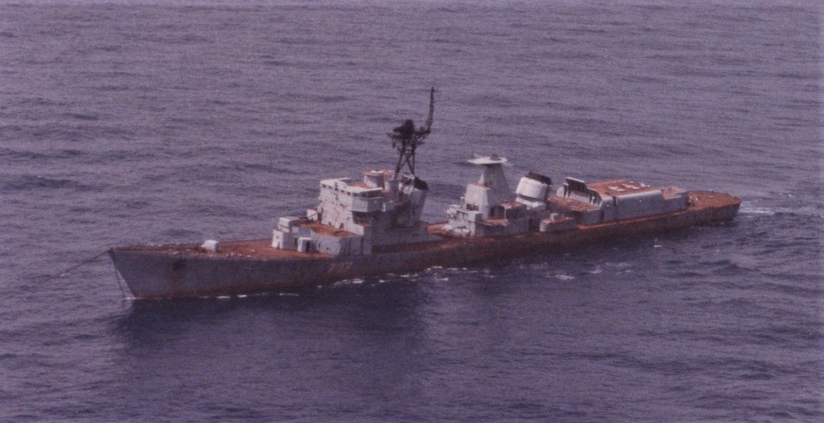 HickoryAvMuseum's tweet image. It's "what's out my window Wednesday".  P-3C Orion patrol flights in the Indian Ocean, no telling what we'd see.  Ocean-going tug towing ex-warship to India for scrapping.  Guesses on type of ship?  #warship #scrapping #tugboat #destroyer #p3orion #shipping #ship