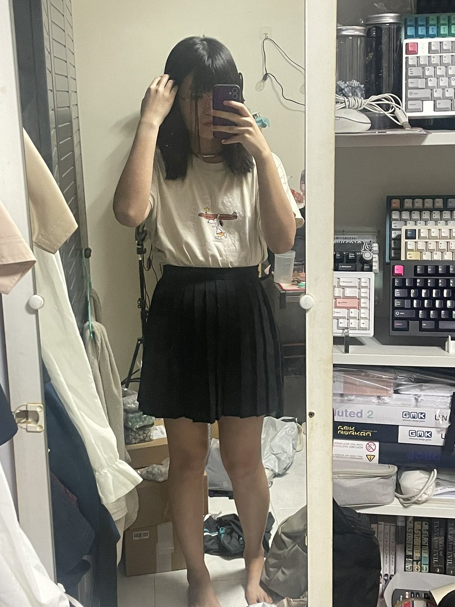 yuu-on-twitter-i-was-a-little-too-fat-for-these-2-skirts-about-2