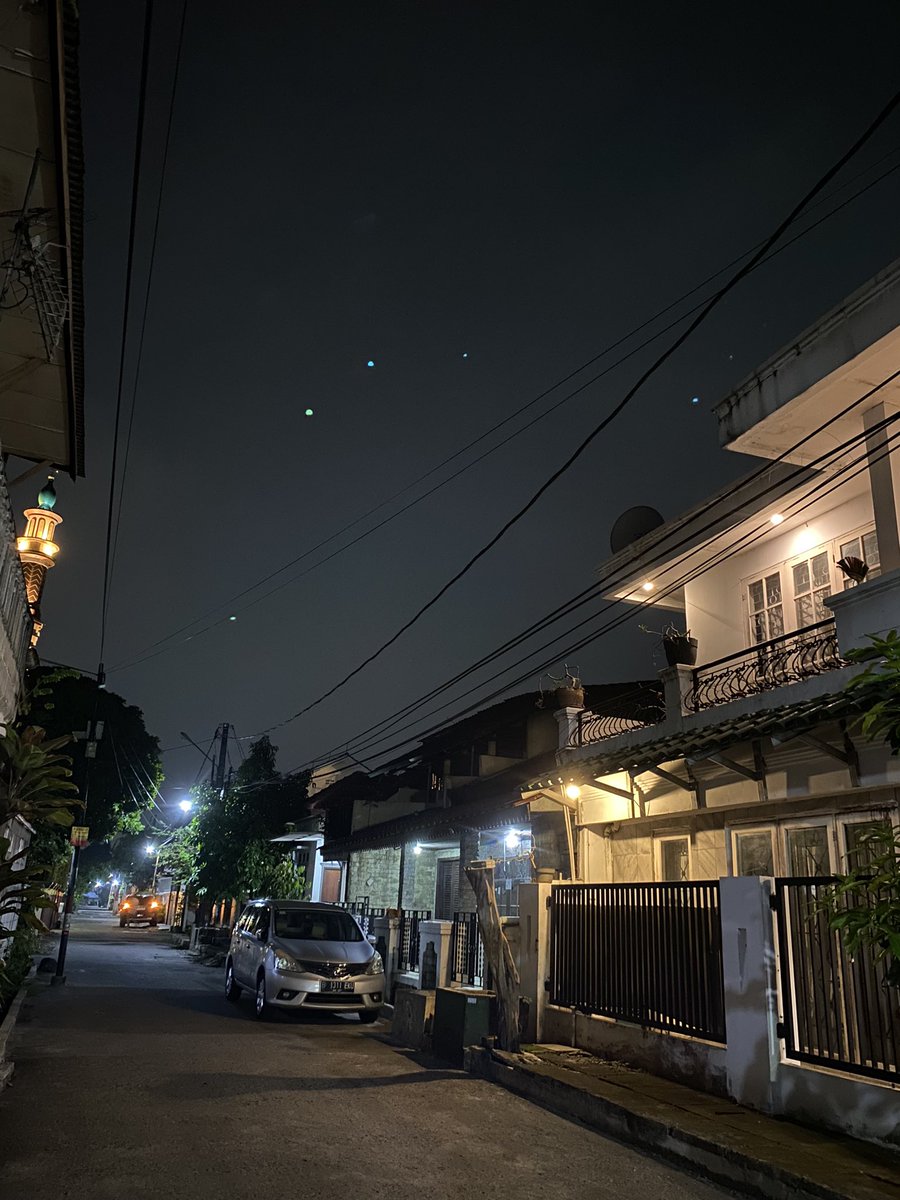 bg_jer's tweet photo. Depan komplek https://t.co/LD8i3ne3J4