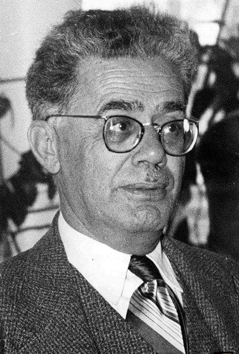 أول سياسي دافع عن قضية فلسطين في عهد الشاه  في البرلمان الإيراني هو السناتور والصفحي والشاعر والأديب والناقد الإيراني الشهير الأستاذ عبدالرحمن بن الشيخ عبدالواحد فرامرزي.
ولد في قرية كجوية في منطقة فرامرزان ديار الكنادرة في برفارس، أبوه كان فقيها شافعيا، عاش عبدالرحمن في البحرين