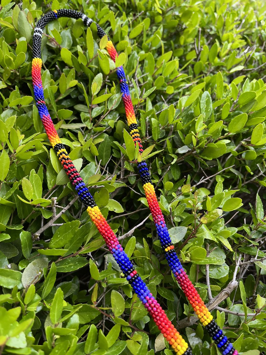 sailorcauigu's tweet image. latest commission may be my most favorite color combo i’ve done so far! 💛🧡❤️🩷💜💙🖤 #beadwork #nativebeadwork #beadedlanyard 📿🪡