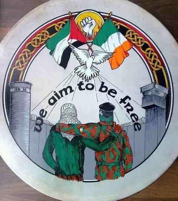 BobFlan93884116's tweet photo. Palestinian and Irish Republican freedom fighters 🌹🇵🇸🌹☘️☘️☘️ https://t.co/TnnVl9NUnN