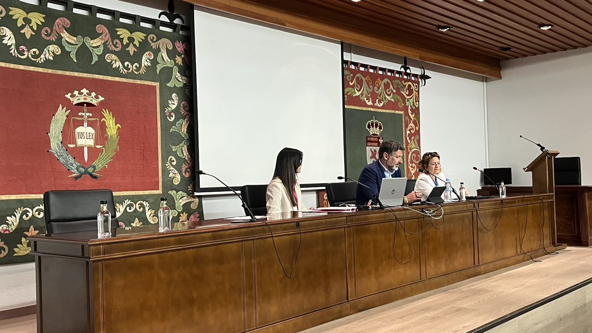 🗣️ El presidente del CEL, <a href="/juliocealva/">Julio Cesar</a>  ha hablado hoy sobre “Asociacionismo empresarial para la sostenibilidad” invitado por la Facultad de Derecho de @Unileon, dentro del Programa de Innovación Docente que desarrolla el Departamento de Derecho Mercantil