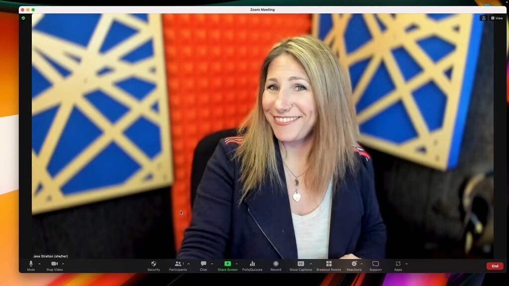 Hey #macOS users! Did you know you can now natively blur the background/use #portrait mode in your #Zoom or #Teams or #PhotoBooth apps using the built-in camera or webcam? There are some limitations, but I'll explain. 
#productivity instagr.am/reel/CryI7hnuc…