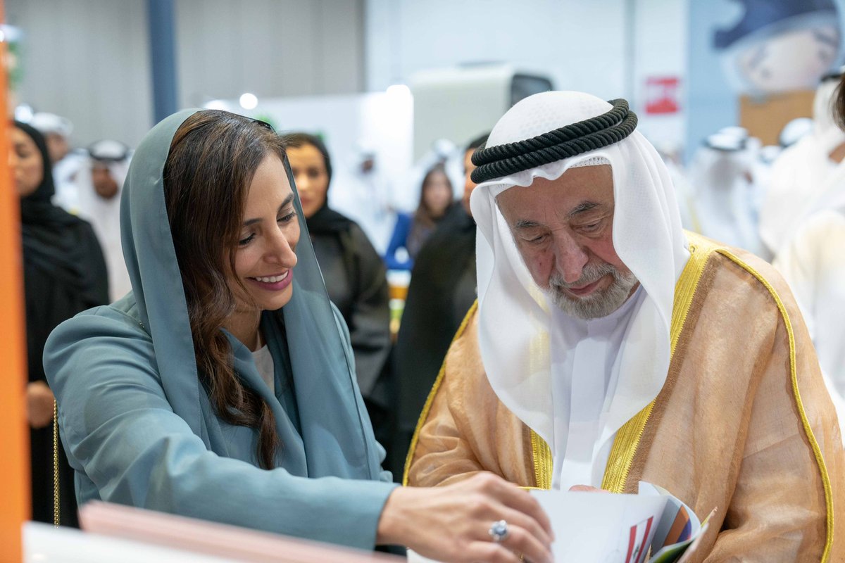 Bodour's tweet photo. سعيدة بحضور مهرجان الشارقة القرائي للطفل بدورته الـ14 والذي يمثل مناسبة جميلة تجسد روح الشارقة: العائلات والأطفال الذين يجمعهم حب القراءة. سيكون الأطفال و الكتب و المعرفة دائماً أولوية في الشارقة. https://t.co/eR7CA0L8WJ