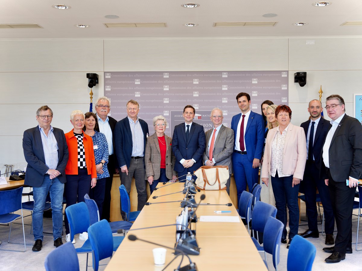 Rencontre très constructive cet après-midi avec les membres de la <a href="/AN_AfEur/">Commission des affaires européennes</a> présidée par <a href="/PA_Anglade/">Pieyre-Alexandre Anglade</a> et la délégation 🇫🇷 au <a href="/EU_EESC/">European Economic and Social Committee</a> 🇪🇺 
➡️Renforcer les liens entre la société civile organisée auprès des Institutions européennes et la représentation nationale.