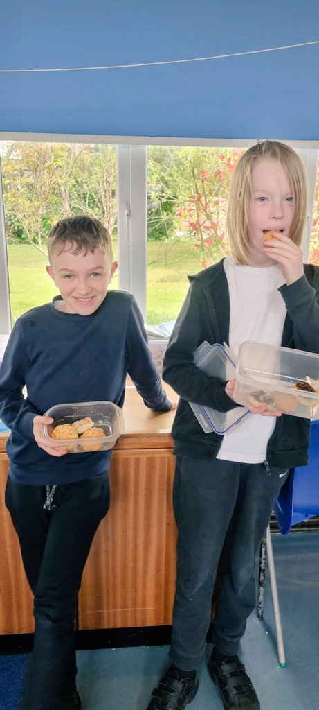 NRJuniors's tweet photo. 6H have been busy in the kitchen, cooking up a storm. Potato fritters and carrot scones linked to WW2  #NRJd&amp;t https://t.co/qudjQ40gPW