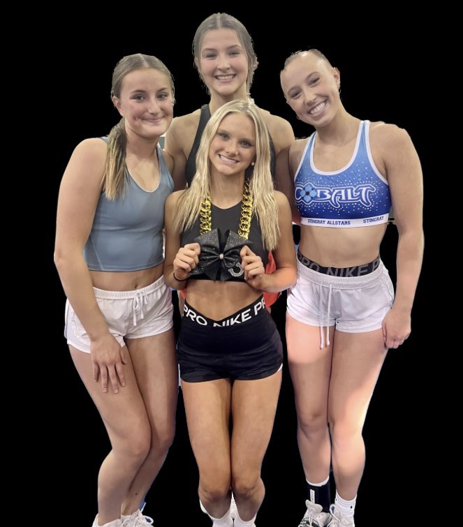 KMHS FB/Comp Cheer tweet media