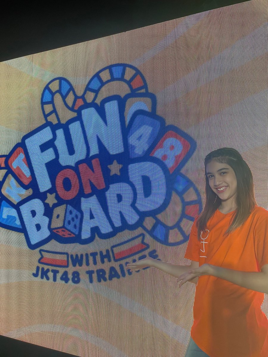 chelseanorman_'s tweet photo. Terima kasih banyak kak MU &amp; kak Arsenal buat Fun On Board tadiii! 😎⚽️ https://t.co/RQldnVnprp