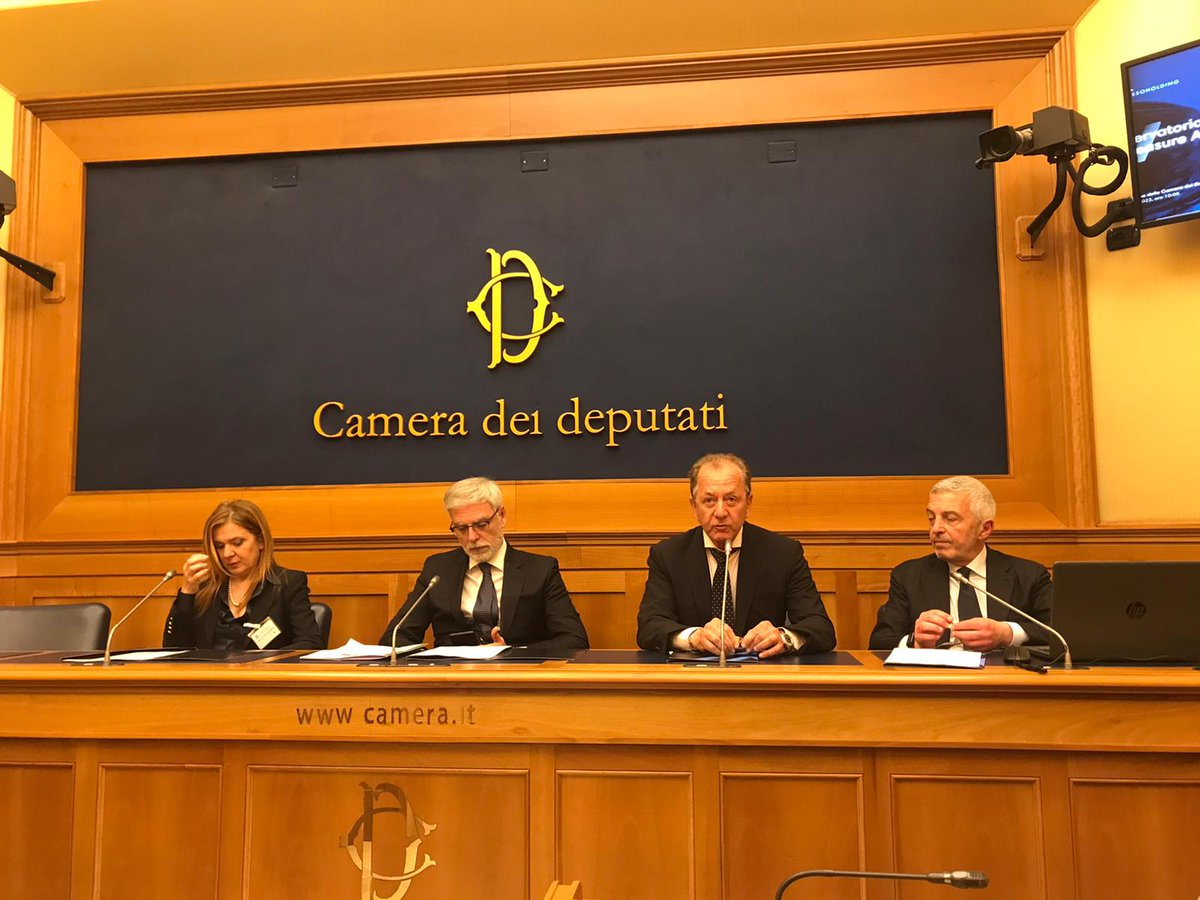 🔵Oggi, 3 maggio, si è tenuta nella Sala Stampa della Camera dei Deputati la conferenza stampa di presentazione del Nuovo Osservatorio Arts &amp; Pleasure Assets di Assoholding.

Per vedere la conferenza👉lnkd.in/dqzesCVU

#pubblicaffairs #communications #policy #advocacy