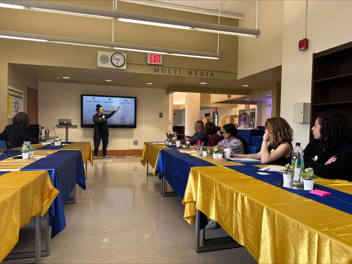 CIOBCitywide's tweet photo. Exciting visit today at Bronx International HS for the literacy intervisitation! Great to see the focus on literacy and student-driven learning in action. It's inspiring to witness educators empowering students to take ownership of their learning. #literacy #studentdrivenlearning https://t.co/kECV4rSxKL